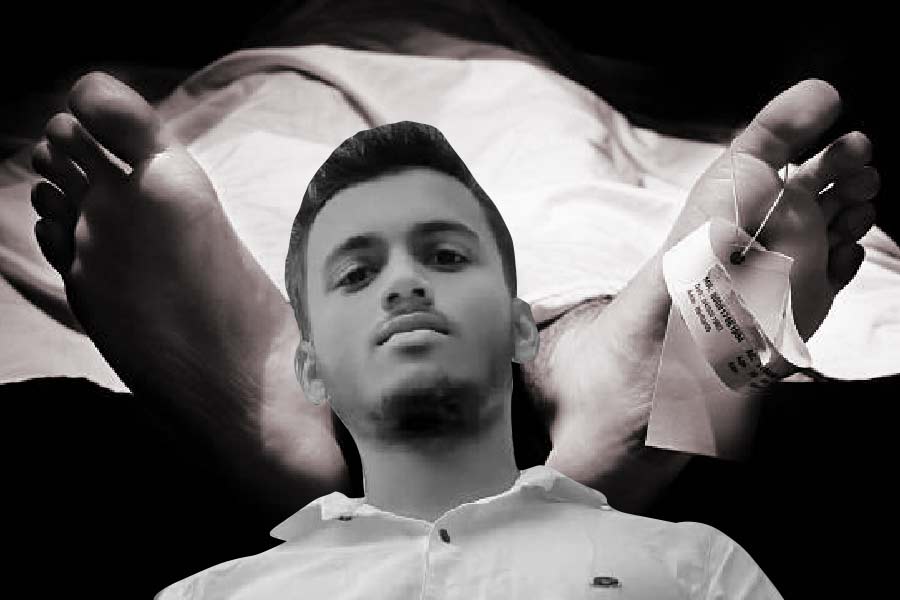 অয়নের বান্ধবী তখন দাবি করেছিলেন যে, রাত আড়াইটে নাগাদ অয়ন তাঁদের বাড়ি থেকে বেরিয়ে যান। রাজুর দাবি, তিনি তখনই বুঝেছিলেন যে, অয়নের খারাপ কিছু হয়েছে।