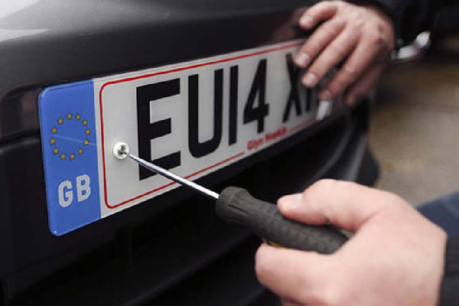 ফলে, সেই বছরের জন্য নতুন নিয়ম চালু করেন তাঁরা। ঠিক করা হয়, ২০১৩ সালের প্রথম ছয় মাসে যাঁরা গাড়ি কিনবেন তাঁদের গাড়ির নম্বরের প্রথমে ১৩১ এবং পরবর্তী ছয় মাসে যাঁরা গাড়ি কিনবেন তাঁদের গাড়ির নম্বরের প্রথমে ১৩২ লেখা থাকবে।