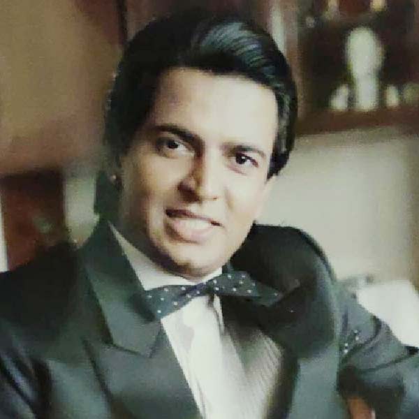 এ ছাড়াও ‘লব কুশ’, ‘স্বপ্নো কি দুনিয়া’ ধারাবাহিকে অভিনয় করতে দেখা গিয়েছিল সুনীলকে। বড় পর্দাতেও কাজ করার জন্য কম চেষ্টা করেননি সুনীল। 