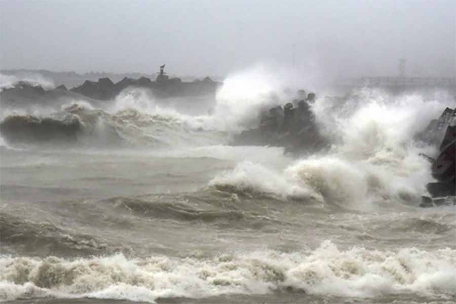 ওই ঘূর্ণিঝড়ের দাপটে ২০ ফুটের ঢেউ উঠেছিল। যাতে ভেসে গিয়েছিল বাংলাদেশের উপকূলবর্তী প্রায় ১৬ কিলোমিটার এলাকা।