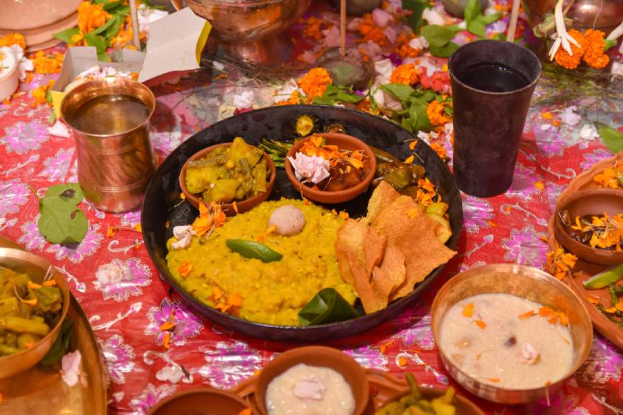 Puja means offering food to Tagore.