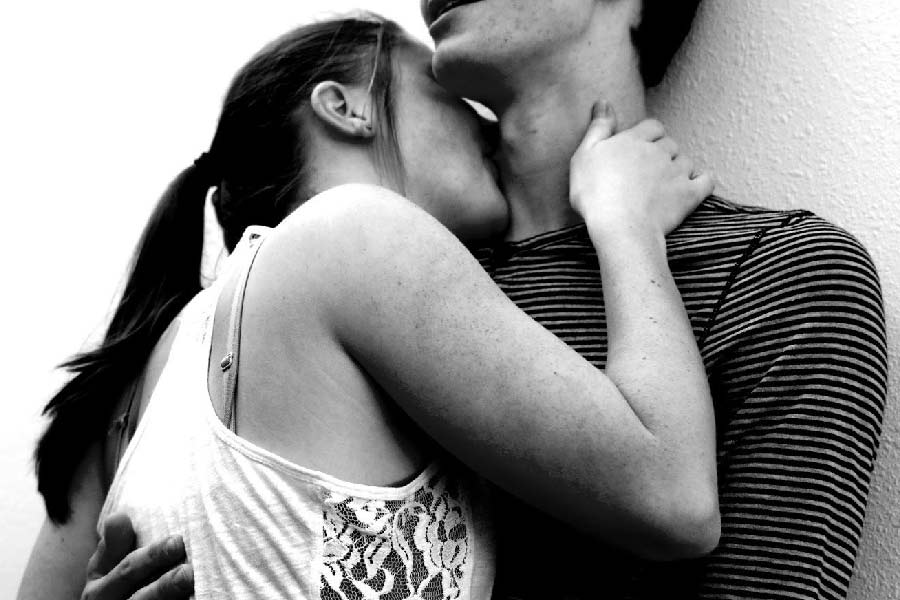 মৃত প্রেমিকের নাম জুলিও ম্যাকিয়াস গঞ্জালেজ। মৃত্যুর সময় তাঁর বয়স ছিল মাত্র ১৭ বছর। 