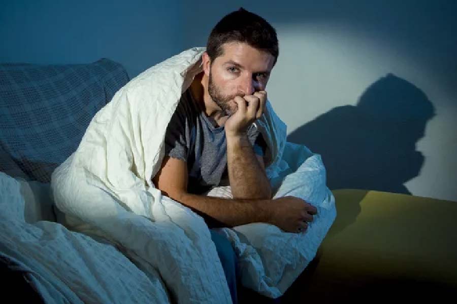 কিন্তু বাড়ি ফিরে পরিবারের সঙ্গে খাবার টেবিলে নৈশভোজে বসে হঠাৎই খিঁচুনি শুরু হয় জুলিও-র।