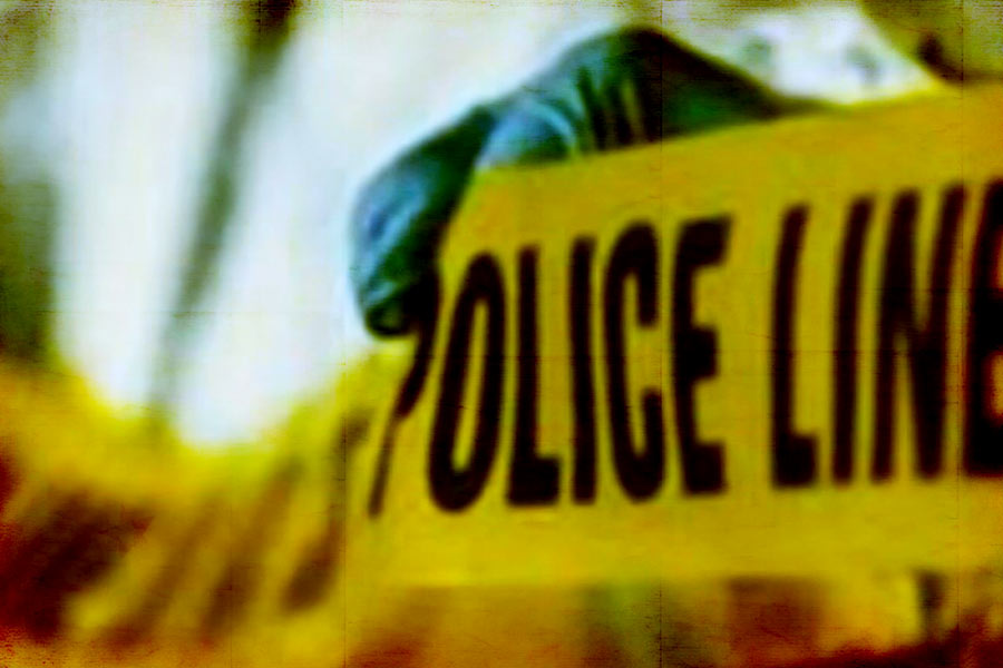 ফরেন্সিক বিশেষজ্ঞরা ঘটনাস্থলে গিয়ে রক্তের কোনও দাগ পাননি। রক্তের দাগ থেকে থাকলেও তা আগেই ধুয়ে ফেলা হয়েছে বলে মনে করা হচ্ছে।