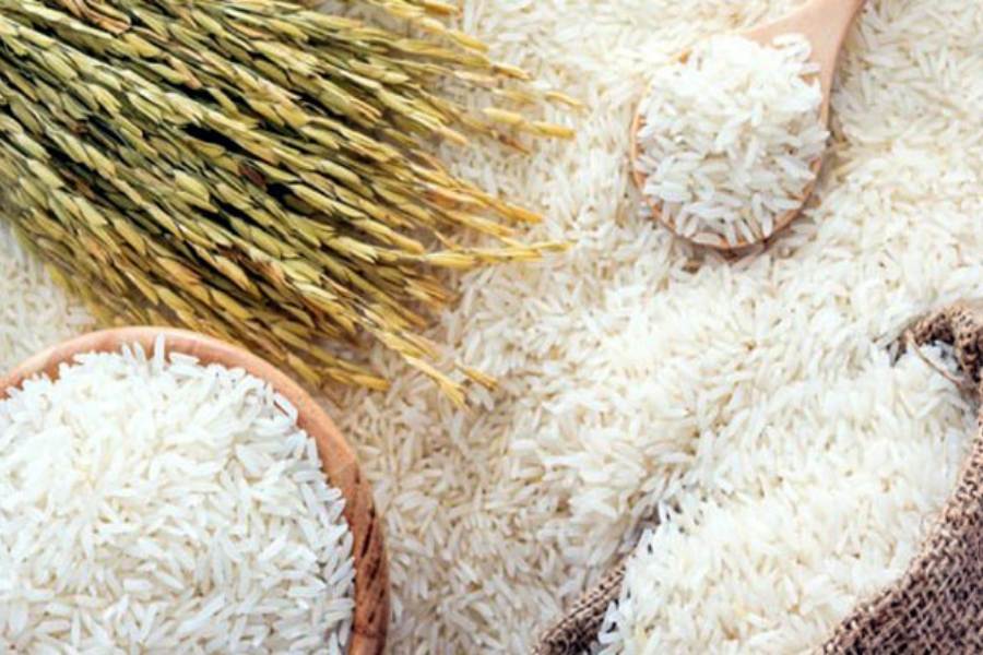 লক্ষ্মী পুজোয় তুলে রাখা চাল থেকে অন্য কাওকে চাল দিতে নেই। 