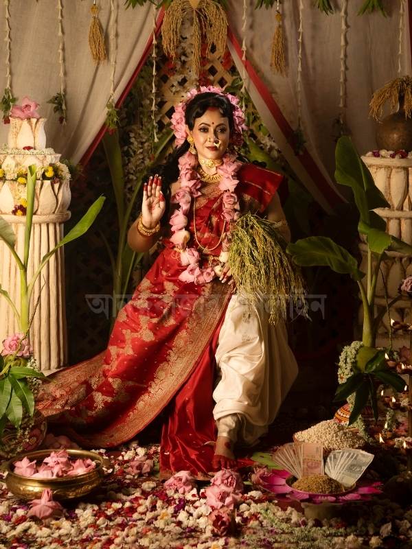 তিনি চঞ্চল, সোজা সাপটা ও আত্মবিশ্বাসী। তাঁর কাছের মানুষরা জানেন, অভিনেত্রী অন্তরে ও বাহিরে আলাদা নন এতটুকুও। 