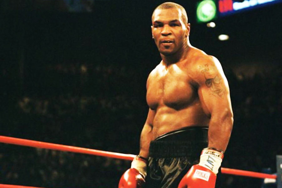 কেচ্ছা হোক বা অপরাধ অথবা বিতর্ক— প্রাক্তন হেভিওয়েট বক্সিং চ্যাম্পিয়ন টাইসনের জীবনে কিছুরই অভাব ছিল না। ধর্ষণের দায়ে ৬ বছরের জেল খেটেছেন। প্রথম স্ত্রীকে পেটানোয় অভিযুক্ত হয়েছেন। আবার রিংয়ের মধ্যে যুযুধান প্রতিপক্ষ ইভান্ডার হোলিফিল্ডের কান কামড়ে মাংস ছিঁড়ে নিয়েছেন।