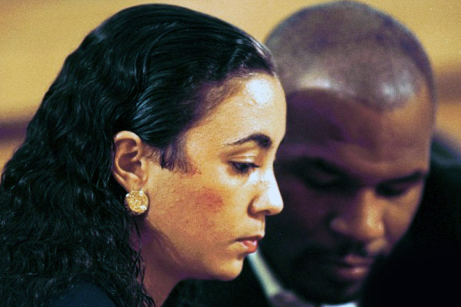 টার্নারের সঙ্গে সম্পর্কে থাকাকালীন ধর্ষণের অভিযোগ জেল হয়েছিল টাইসনের। ১৯৯২ সালের ১০ ফেব্রুয়ারি তাঁকে ৬ বছরের জন্য জেলে পাঠানো হয়েছিল। ’৯৫-এ জেল থেকে ছাড়া পান তিনি। জেলবন্দি টাইসনের পাশে ছিলেন টার্নার। প্রেমিককে দেখতে প্রতি সপ্তাহে দু’বার জেলে যেতেন তিনি।