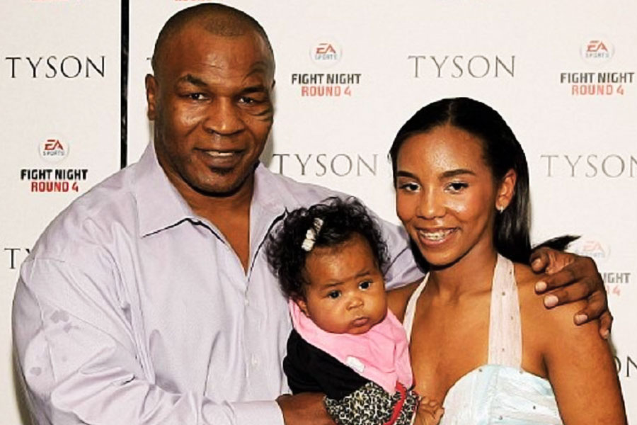 বিয়ে না করলেও সল শোচির সঙ্গে দীর্ঘ দিন সম্পর্কে ছিলেন টাইসন। তাঁদের দু’টি সন্তানও হয়েছিল— মিগুয়েল লিয়োঁ এবং এক্সোডাস। তবে লাস ভেগাসে একটি জমকালো অনুষ্ঠানে স্পাইসারকে বিয়ে করার সপ্তাহ দুয়েক আগে এক্সোডাসের মৃত্যু হয়।