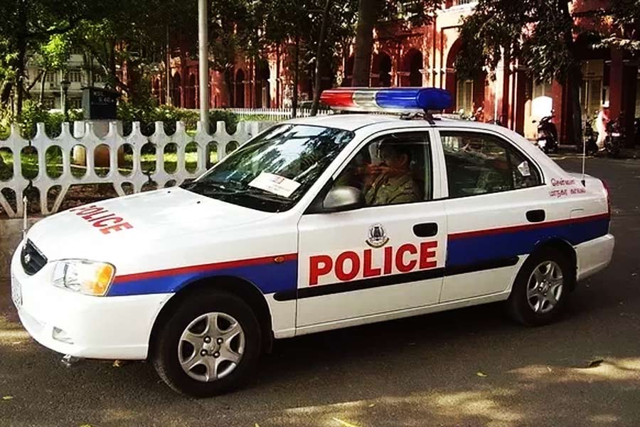 প্রমোদের খুনিদের ধরতে পুলিশকে সাহায্য করছিলেন তাঁর মা। মায়ের উপস্থিত বুদ্ধি এবং তৎপরতার জেরেই দ্রুত তদন্ত শুরু করতে পেরেছিল পুলিশ।