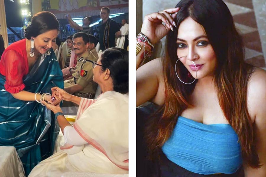 মমতার পা ছুঁয়ে স্বস্তিকার প্রণামে কি অস্বস্তিতে বাম বুদ্ধিজীবীমহল? বিদ্রুপ শুনে প্রত্যাঘাত অভিনেত্রীর