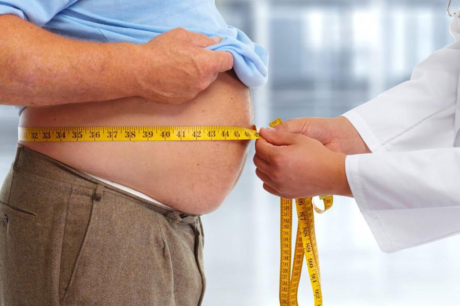 ওজন বেড়ে যাওয়ার কারণে বর্তমানে নানাবিধ শারীরিক সমস্যা দেখা দিচ্ছে। পুষ্টিকর খাবার খেলে এবং নিয়ম মেনে শরীরচর্চা করলে এই রোগগুলি এড়ানো সম্ভব। কিন্তু সময়ের অভাবে অনেকেই এত নিয়মকানুন মেনে চলতে পারেন না।