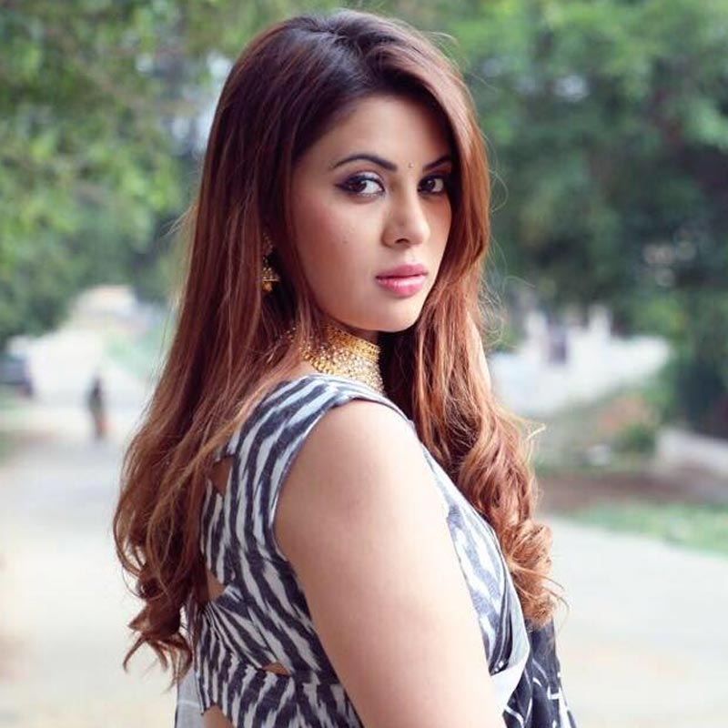 সহরের এই সিদ্ধান্ত নেওয়ার বহু আগে ২০২১ সালে রিয়্যালিটি শো ‘রোডিজ় রেভোলিউশন’-খ্যাত মডেল-অভিনেতা সাকিব খানও ধর্মীয় কারণে গ্ল্যামার-জগৎ থেকে বিদায় নেওয়ার কথা ঘোষণা করেছিলেন।