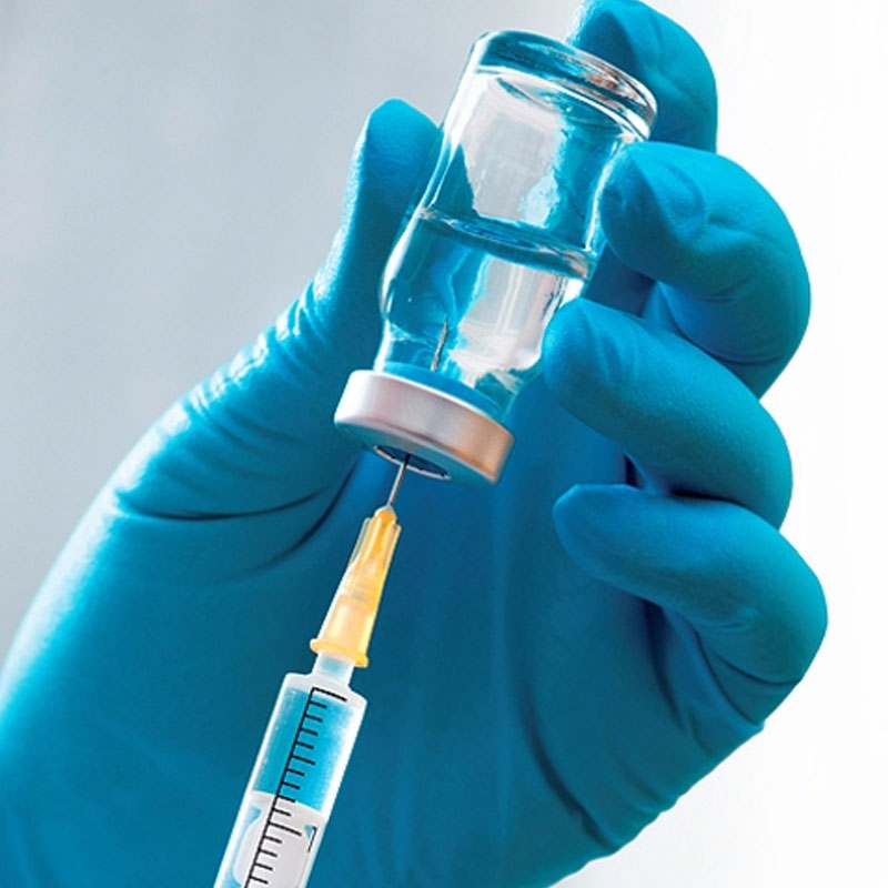 শোনা যায়, মালতী দেবীকে ভুল ইঞ্জেকশন দিচ্ছিলেন এক নার্স। তা দেখে সঙ্গে সঙ্গে নার্সকে থামান সাধনা। তাঁর জন্যই সে যাত্রায় প্রাণে বেঁচে গিয়েছিলেন মালতী দেবী। ওই বইয়ে এ কথা তুলে ধরেছেন অখিলেশ।