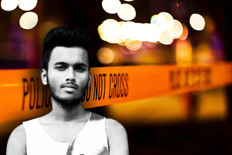 মা-মেয়ের চাপে এক বার নাকি তিন দিনের মাথায় রাজস্থান থেকে ফিরে আসতে বাধ্য হয়েছিলেন অয়ন। তদন্তে নেমে এমন তথ্যই উঠে এসেছে পুলিশের হাতে।