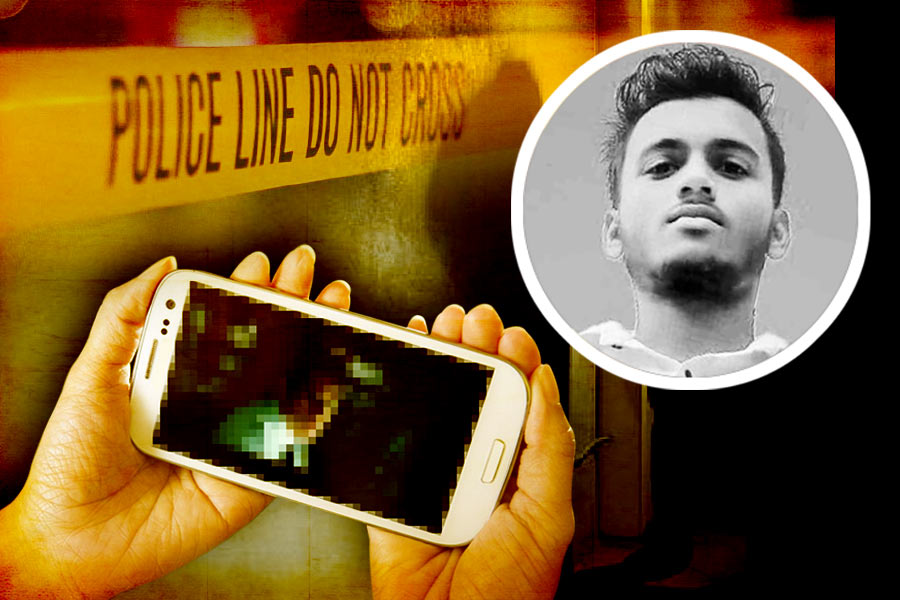 ফোনে বান্ধবী এবং তাঁর মায়ের ‘আপত্তিকর’ কোনও ছবি ছিল কি না, সে দিকেই আপাতত নজর রয়েছে তদন্তকারীদের। ‘আপত্তিকর’ ছবি দেখিয়ে অয়ন ক্রমাগত ব্ল্যাকমেল করতেন কি না, তা-ও খতিয়ে দেখতে চাইছেন তদন্তকারীরা।