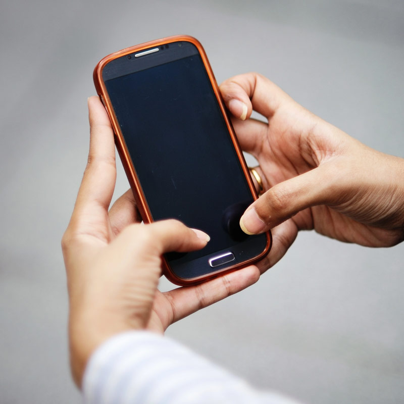 পুলিশ জানিয়েছে, নাহিদের সঙ্গে একাধিক মহিলার সম্পর্ক ছিল। তাঁর মোবাইলের তথ্য খুঁটিয়ে দেখে অনেক মহিলার সঙ্গে তাঁর যোগাযোগের প্রমাণ পায় পুলিশ।