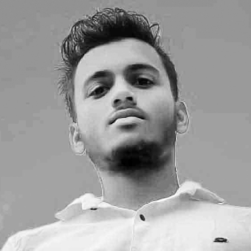 হরিদেবপুরের অয়নের পরিণতি মনে করাচ্ছে পাঁচ বছর আগের নাহিদ-হত্যাকেও। ত্রিকোণ প্রেমের জটিলতাই করুণ পরিণতি ডেকে এনেছে অতীতেও।