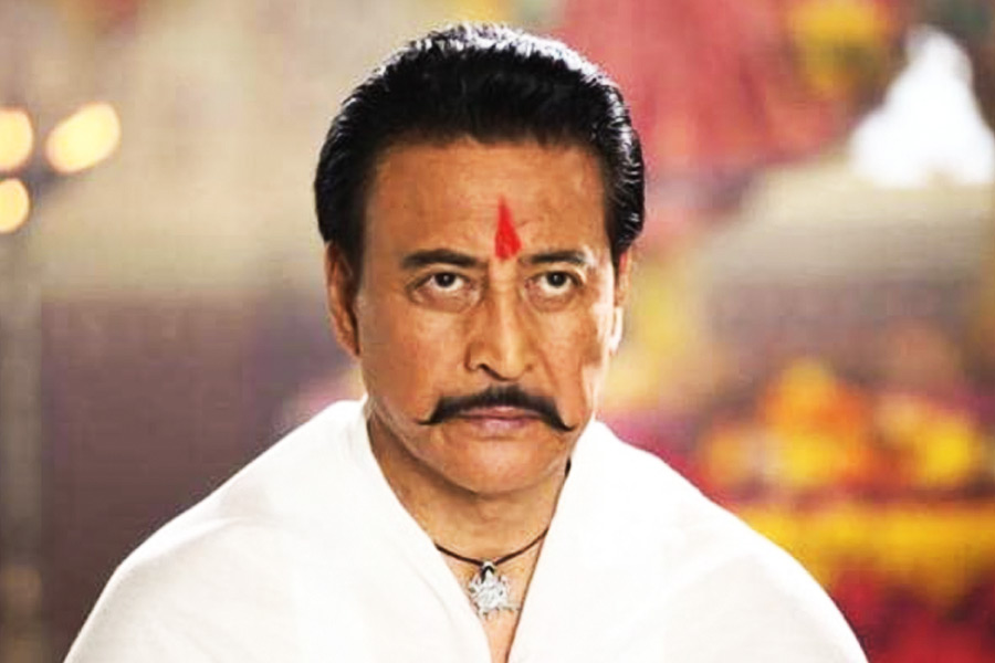 ‘সনম বেওয়াফা’ ছবির কাজ শান্তিপূর্ণ ভাবেই শেষ হয়। সলমনও তাঁর কেরিয়ারে প্রচুর হিট ছবিতে অভিনয় করেন। অন্য দিকে ড্যানিও ইন্ডাস্ট্রির ‘সেরা খলনায়ক’-এর তালিকার শীর্ষে নাম লিখিয়ে ফেলেন।