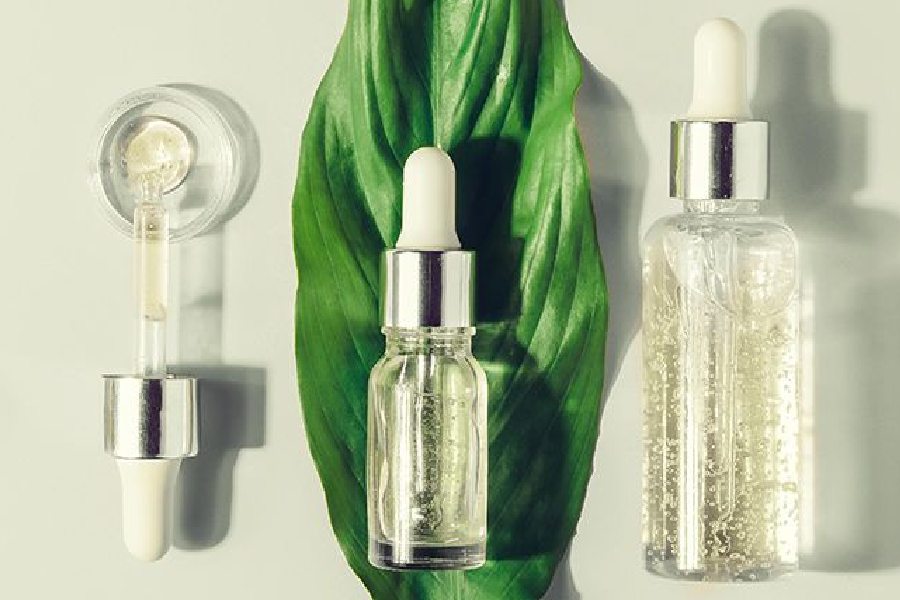 শোয়ার আগে অবশ্যই কোনও ফেশিয়াল অয়েল ব্যবহার করুন।