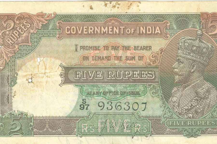 এই দায়িত্বভার সামলাতে মিন্ট মাস্টার, অ্যাকাউন্টট্যান্ট এবং কন্ট্রোলার অফ কারেন্সি নামের বিভিন্ন পদও তৈরি করা হয়। ১৯২৩ সালে রাজা পঞ্চম জর্জের ছবি দিয়ে আবার নতুন নোট ছাপা হয়। সেই সময় এক টাকা, আড়াই টাকা, পাঁচ টাকা, ১০ টাকা, ৫০ টাকা, ১০০ টাকা, ১০০০ টাকা এবং ১০০০০ টাকা মূল্যের নোট ছাপা হয়।