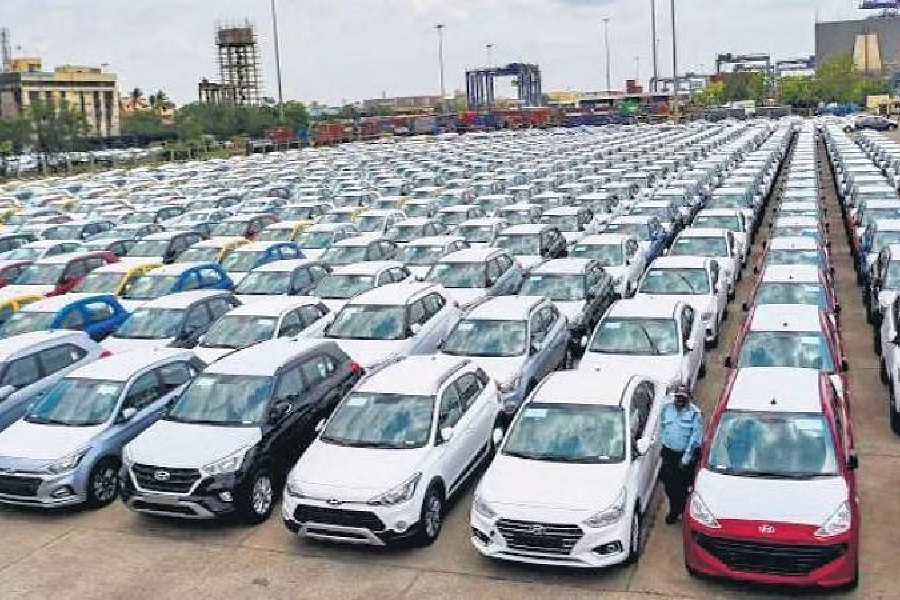 দীপাবলির মরসুমেও গাড়ির এই বাজার বহাল থাকবে বলে আশা করছেন বিশেষজ্ঞরা।