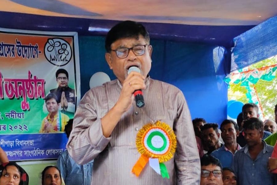 ২০২১-এ প্রথম বারের জন্য ভোটে জিতলেও মানিকের ভোটে দাঁড়ানোর ইতিহাস পুরনো। ২০১১ সালেও পলাশিপাড়া থেকে বিধানসভা নির্বাচনে দাঁড়িয়েছিলেন তিনি। কিন্তু জিততে পারেননি।