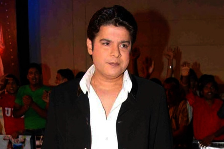 এক সাংবাদিকও সাজিদের বিরুদ্ধে যৌন হেনস্থার অভিযোগ জানান। ২০০০ সালের গোড়ার দিকে তিনি পরিচালকের বাড়িতে সাক্ষাৎকার নিতে গিয়েছিলেন। অভিযোগ, সাক্ষাৎকারের সময় অশালীন কথা বলতে শুরু করেন পরিচালক। পরে কিছু ডিভিডি দেখানোর নাম করে ঘরের বাইরে বেরিয়ে যান সাজিদ। 