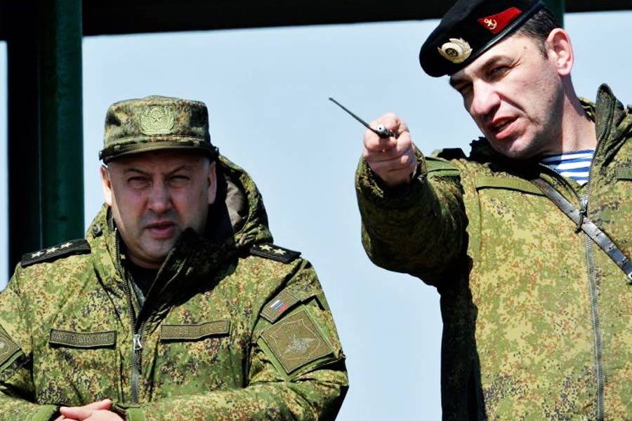 সের্গেইয়ের বিরুদ্ধে নানা অভিযোগ থাকলেও রাশিয়ার বাহিনীতে তাঁর জনপ্রিয়তা প্রশ্নাতীত। এক বার একটি সংবাদমাধ্যমকে সাক্ষাৎকার দিয়েছিলেন এক সেনাকর্তা। তিনি বলেছিলেন, ‘‘সুরোভিকিন এক জন কিংবদন্তি! তাঁর মতো যোগ্য কমান্ডার রাশিয়ার সেনাবাহিনীতে দু’জন নেই।’’