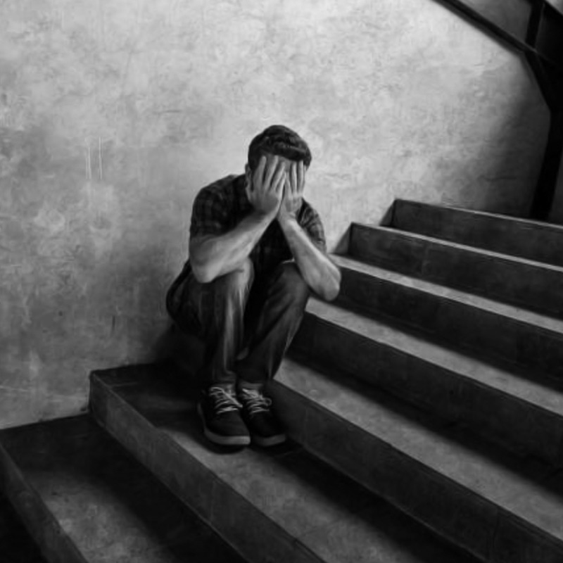 চরম লজ্জায় এক সময় আত্মহত্যা করতে চেয়েছিলেন চিকালিতো। সে চেষ্টা ব্যর্থ হয়। তার পর বাড়ি ছেড়ে অন্য শহরে চলে যান তিনি। 