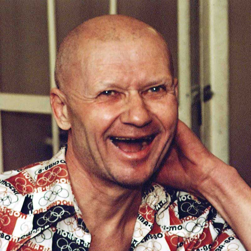 প্রথমে নিজের বিরুদ্ধে ওঠা যাবতীয় অভিযোগ অস্বীকার করেছিলেন চিকালিতো। কিন্তু গোয়েন্দাদের ক্রমাগত জেরার মুখে শেষমেশ ভেঙে পড়েন। সব অপরাধের কথা নিজের মুখেই স্বীকার করে নেন তিনি। প্রত্যেক খুনের খুঁটিনাটি বর্ণনা দেন।