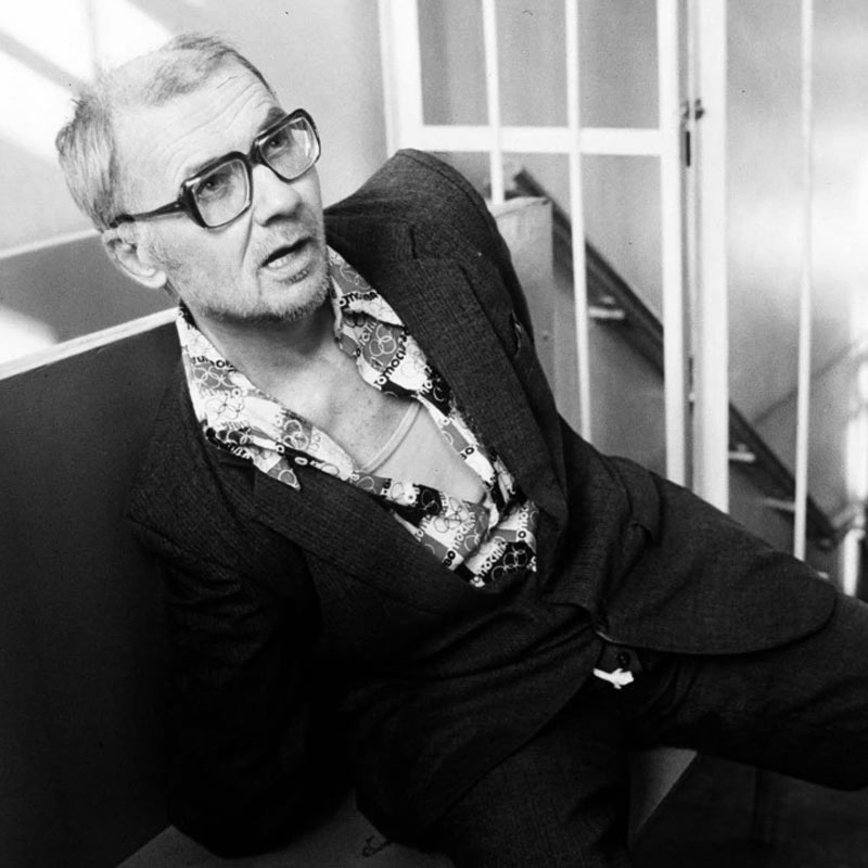 ১৯৯৪ সালের ১৪ ফেব্রুয়ারি রাশিয়ার জেলে চিকালিতোর মৃত্যুদণ্ড কার্যকর করা হয়। ডান কানের পিছনে একটি মাত্র গুলি করে হত্যা করা হয়েছিল তাঁকে। জেলের মাটিতেই কবর দেওয়া হয় তাঁর দেহ। ইউরোপের ইতিহাসে অন্যতম ভয়ানক সিরিয়াল কিলারদের তালিকায় চিকালিতোর নাম প্রথম সারিতেই থেকে গিয়েছে বরাবর।