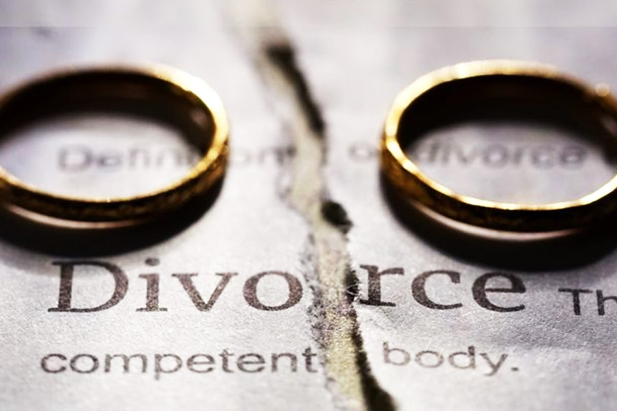 ১৯৮৮ সালের ৭ মার্চ জন্ম ওসুনার। এক বছর পরে, তাঁর মা এবং বাবার বিবাহবিচ্ছেদ হয়ে যায়। এর পর তাঁর মা মিশেল আবার বিয়ে করেন জেফ নামে এক ব্যক্তিকে। ২০০০ সালে মিশেল এবং জেফ মারা যান।