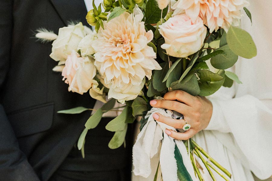 ২০০৮ সালে একটি পার্টিতে জেন নামে এক মহিলার সঙ্গে দেখা হয় ওসুনার। দু’বছর ধরে প্রেম করার পর ২০১০ সালের ফেব্রুয়ারিতে তাঁরা একে অপরকে বিয়ে করেন।