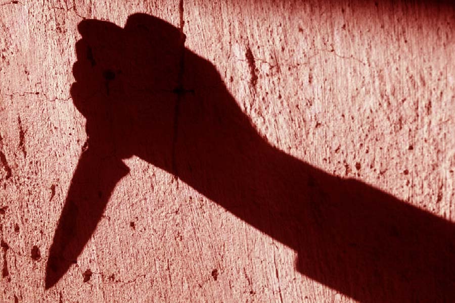 কিশোর বয়সেই অপরাধ জগতে নাম লেখান ওসুনা। স্থানীয় একটি গ্যাংয়ের সদস্য ছিলেন তিনি। কম বয়স থেকে মাদকাসক্তও হয়ে প়ড়েছিলেন তিনি। মাত্র ১৫ বছর বয়সে ধারালো অস্ত্র দিয়ে হামলা চালানোর অভিযোগে তাঁকে গ্রেফতার করা হয়।