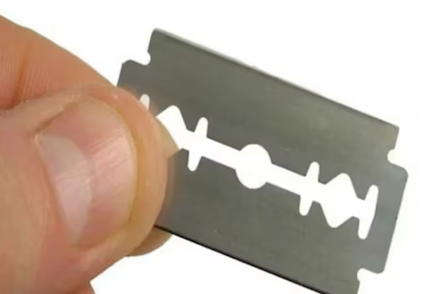 রোমেরোকে টুকরো টুকরো করে খুন করতে একটি রেজার-ব্লেড ব্যবহার করেছিলেন ওসুনা। পরে জানা গিয়েছিল, প্রথমে ওসুনা রোমেরার একটি চোখ এবং একটি আঙুল কেটে ফেলেন। এর পর তিনি রোমেরোর পাঁজরের কিছু অংশ এবং তাঁর ফুসফুস কেটে ফেলেন।