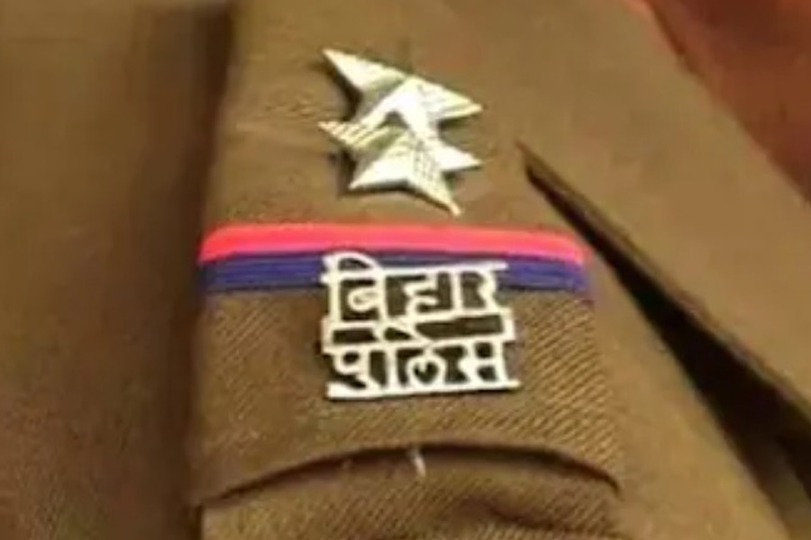 কিন্তু শুধু কি ত্রিকোণ প্রেমের জন্যই খুন হতে হয়েছিল বুদ্ধিনাথকে? তদন্তে সামনে আসে আরও চাঞ্চল্যকর তথ্য।