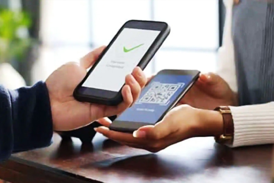 তবে, ভারতীয় ইউপিআই এবং রুপে কার্ডের মাধ্যমে শুধু ভারতেই নয়, আরও সাতটি দেশে এর মাধ্যমে টাকাপয়সার লেনদেন করা যায়।