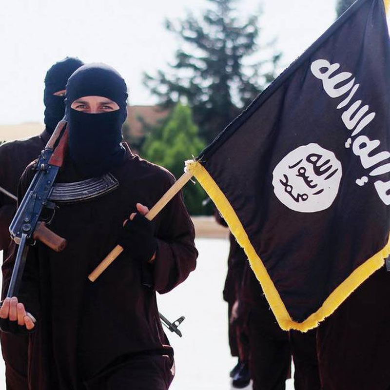 আবু আহমাদ আল-চিহুয়াহুয়াকে অনেকে ডাকেন ‘লিটল জন’ নামে। আইএসের ভয়ঙ্করতম জঙ্গি নেতাদের মধ্যে অন্যতম ছিলেন এই জেহাদি জন। শোনা যায়, ইংল্যান্ডের বাসিন্দা জনের নৃশংস মানসিকতাকে ভয় পেত সেনাবাহিনীও।