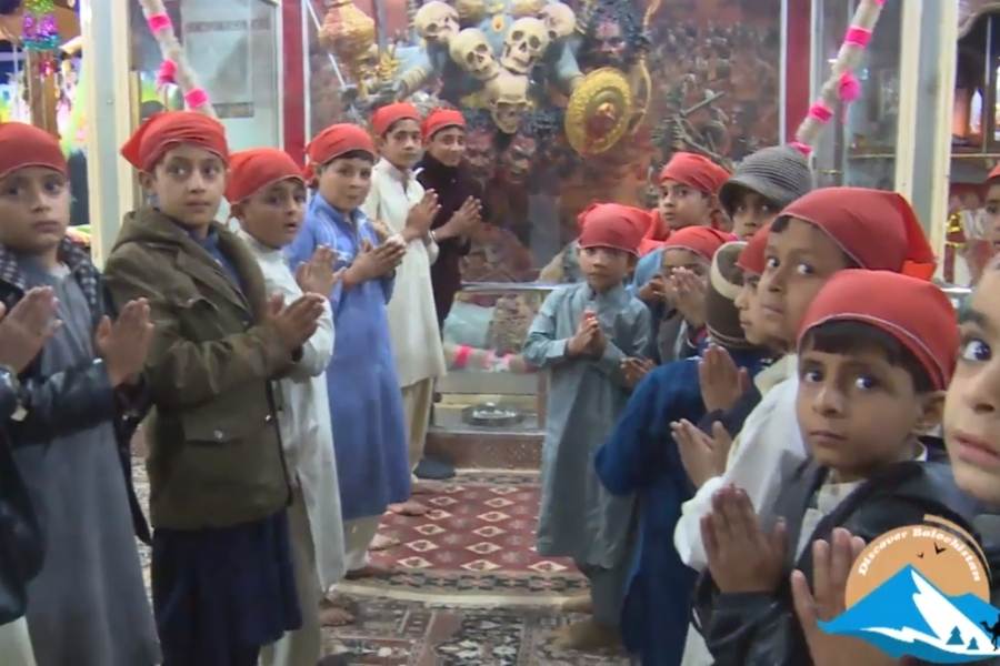 ভারত হোক বা বাংলা, গোটা দেশে যেখানে ধর্ম নিয়ে সমস্যা, সেখানে সম্প্রীতির বার্তা বহন করে পাকিস্তানের বুকে স্বমহিমায় বিরাজ করছেন মা কালাটেশ্বরী মন্দির।