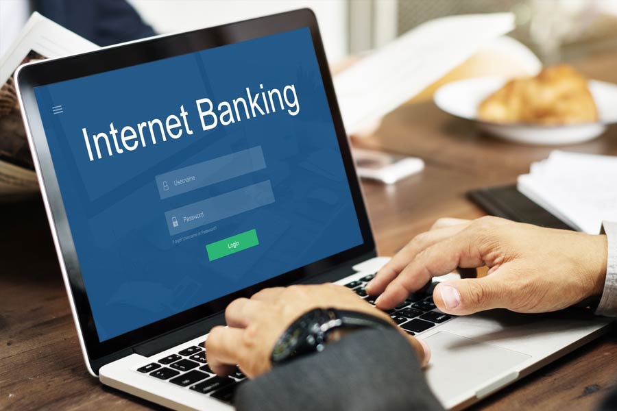 অ্যাকাউন্টের ইন্টারনেট ব্যাঙ্কিংয়ের ‘ইউজার নেম’ ও পাসওয়ার্ড তিনি চিনা নাগরিককে দিয়েছিলেন বলে জানান বীরেন্দর। 