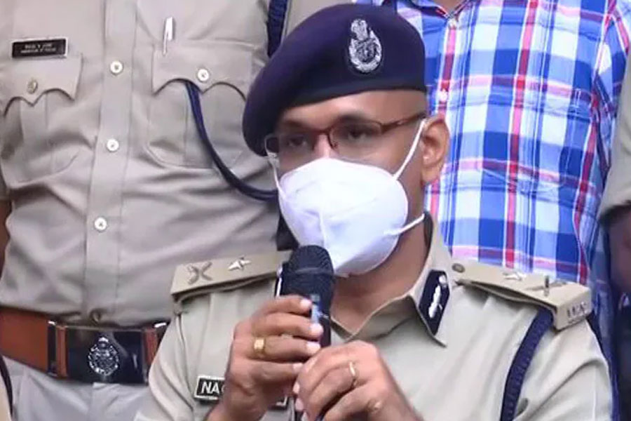 কোচি সিটি পুলিশ কমিশনার এইচ নাগরাজু বলেন, “সিংহ দম্পতিকে নিজের জালে ফাঁসাতে তিন বছর সময় লেগেছিল শফীর।”