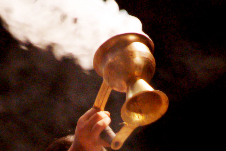 ২০১৩ সাল থেকে ২০১৫ সালের সময়কালে আরও এক ভক্তের কাছে ১.৭ মিলিয়ন ডলার (ভারতীয় মুদ্রায় ১৪ কোটি ৫৫ হাজার ৪৩৫ টাকা) নিয়েছিলেন উ।