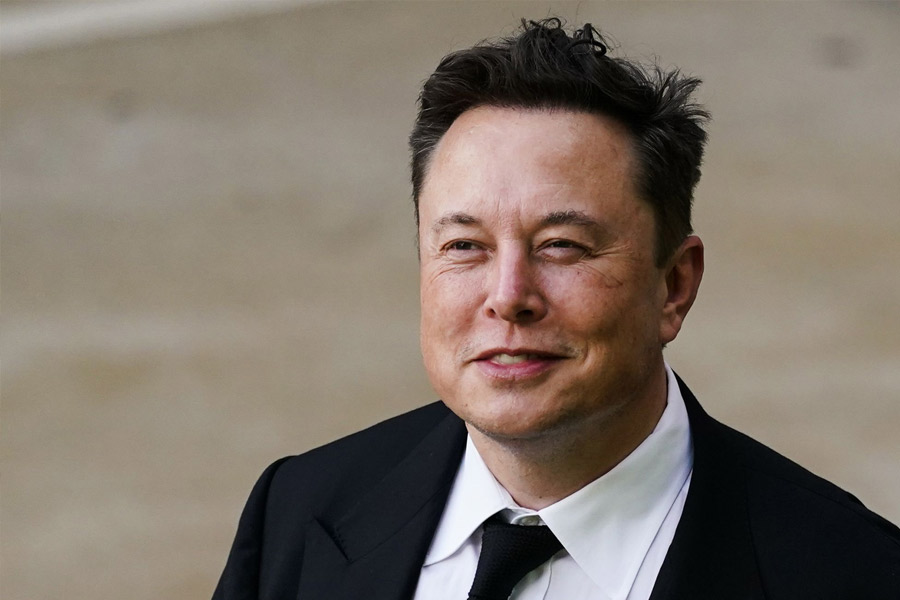 টেসলা কর্ণধার নিজে এসে এই সাইবারহাউজ়ে থাকতে পারেন বলে মনে করা হচ্ছে। বাড়ির নির্মাণকাজ শেষ হলে তা ইলন মাস্ক কিনেও নিতে পারেন। সে ক্ষেত্রে সাইবারট্রাকের সঙ্গে সাইবারবহাউজ়ের মালিকও হবেন মাস্ক।