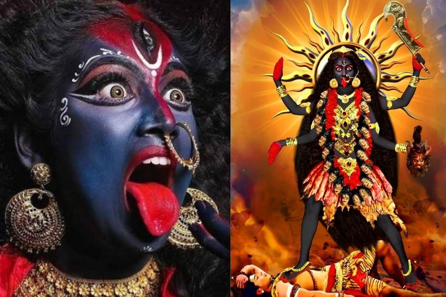 সব শেষে রক্তবীজকে বধ করে সমস্ত রক্ত পান করে নেন মা কালী, যাতে এক ফোঁটা রক্তও নীচে পড়তে না পারে। এ ভাবেই তিনি ধ্বংস করেন অসুরদের।