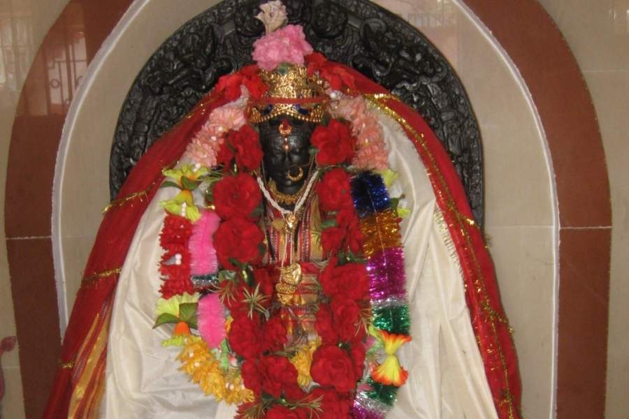 অধর-কেতুগ্রাম  পুরাণমতে কেতুগ্রামের অট্টহাসে সতীর অধর বা ঠোঁটের নিম্নাংশ পতিত হয়েছিল, তাই এখানে দেবী অধরেশ্বরী নামেও পরিচিত।