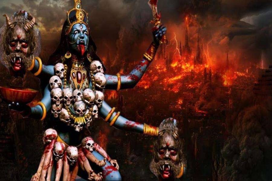 রক্তবীজকে যুদ্ধে হারিয়ে বিজয়ের উল্লাসে তাণ্ডব নৃত্য শুরু করেন কালী। দেবীর উন্মাদ নৃত্যে স্বর্গ জুড়ে তখন ত্রাহি ত্রাহি রব।       