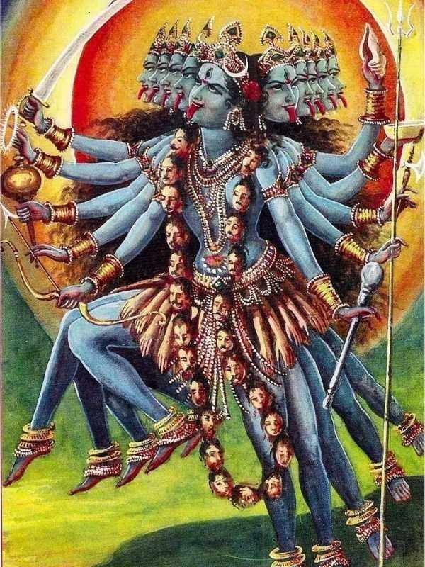 অসুরদের ধড়হীন মুণ্ড দিয়ে তিনি বানিয়ে নেন গলার মালা। এবং অসুরদের হাত দিয়ে কোমরবন্ধ বানিয়ে পরেন।    