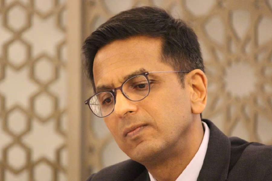 বিচারপতি চন্দ্রচূড় এক বার বলেছিলেন, ‘‘খাবারের জন্য কাউকে পিটিয়ে খুন করা হলে বা ব্যঙ্গচিত্রের জন্য কার্টুনিস্টের জেল হলে সংবিধানটাই ব্যর্থ হয়ে যায়। ধর্মীয় বিষয় নিয়ে মন্তব্য করায় যদি ব্লগারের জেল হয়, তা হলেও সংবিধান ব্যর্থ হয়।’’