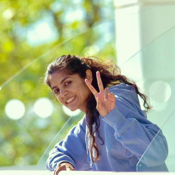 এর পর সকাল মিডিয়া গ্রুপে স্ট্রিঙ্গার হিসাবে কাজ করেন কিছু দিন। অল্প সময়ের মধ্যেই সেখানে পাকা চাকরি পান। কিন্তু তাঁর নজর ছিল আরও উঁচুতে। এর পরই ভারতীয় ক্রিকেট বোর্ডে চাকরি পান। 